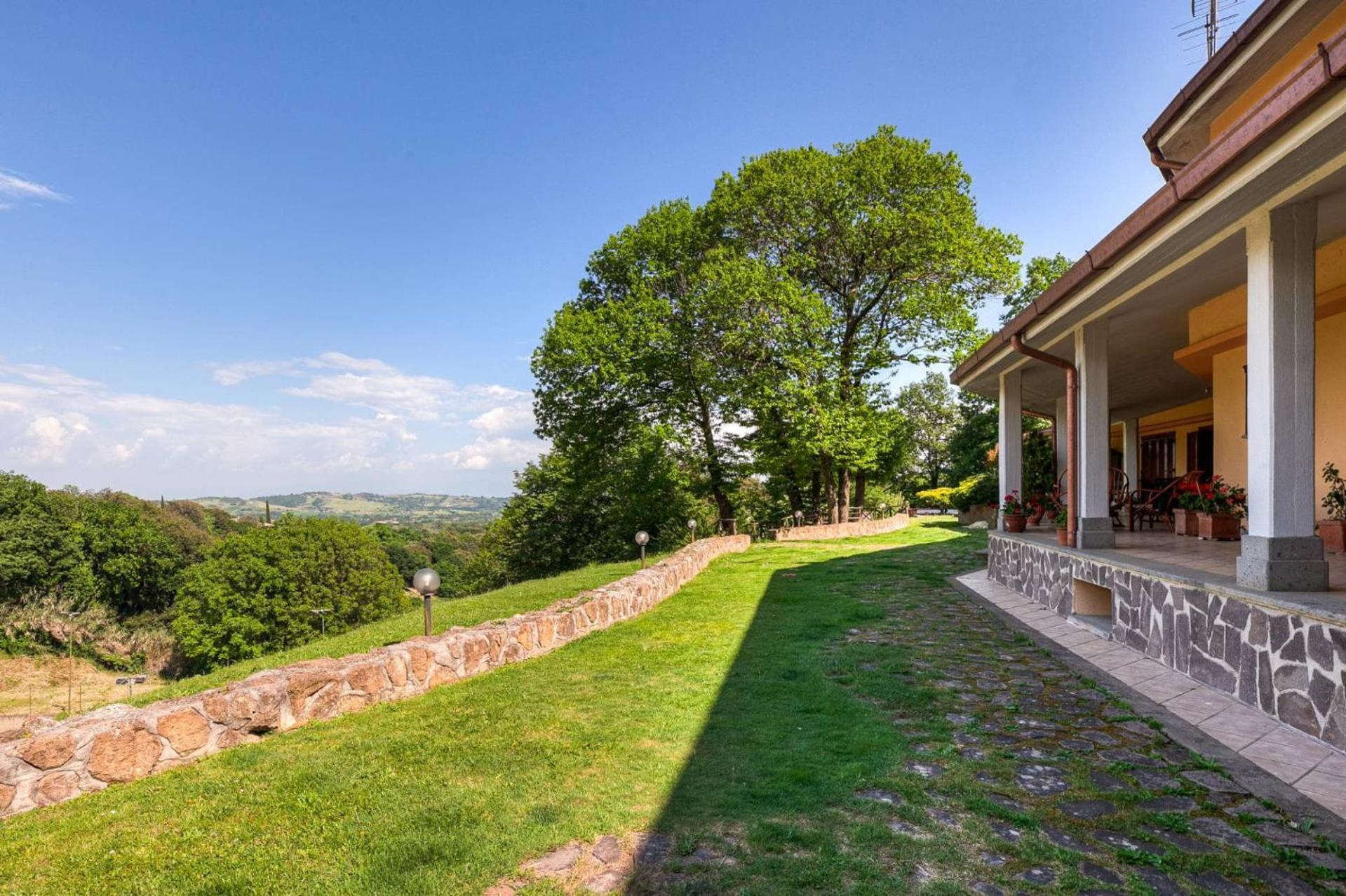 Villa Carolina - Piscina E Parco Panoramico Campagnano Di Roma Bagian luar foto